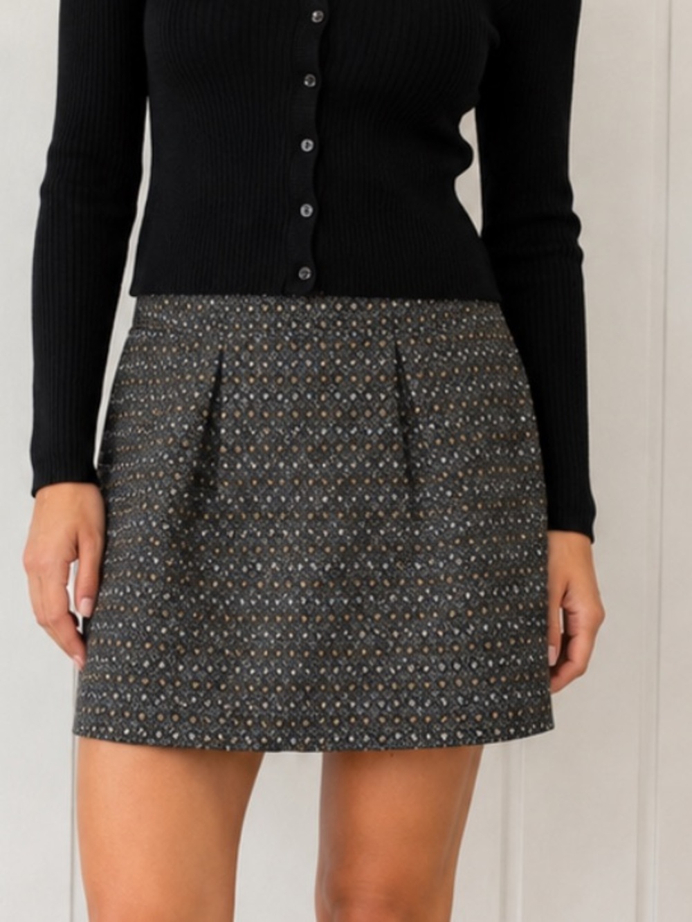 Old Navy Black Mini Skirt with Gold & Silver Metallic Print Size 18